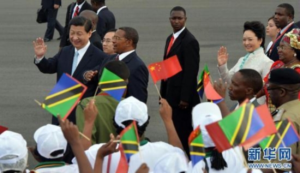 President Xi Jingping arrives in Tanzania